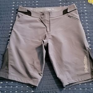 Ruckus bike shorts